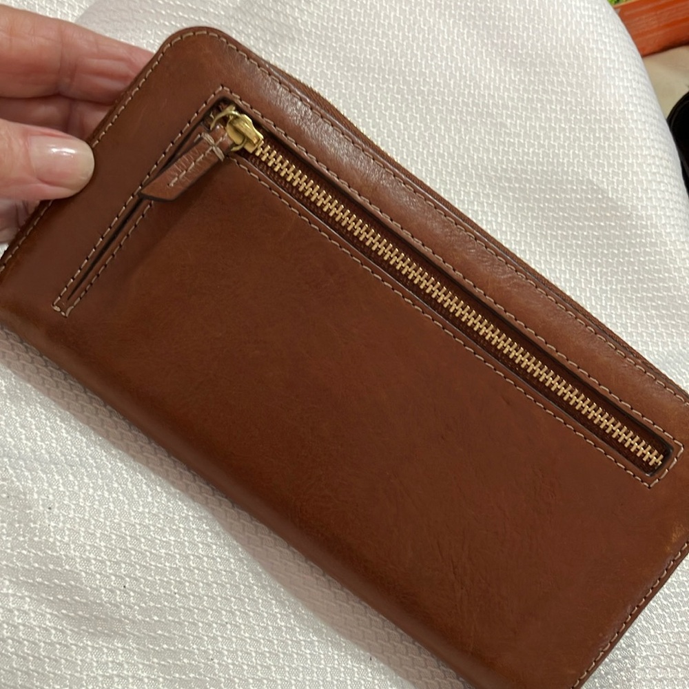Fossil Brown Leather WalletLadies Classy Fossil Brown Leather Wallet Barely Used - Picture 4 of 10